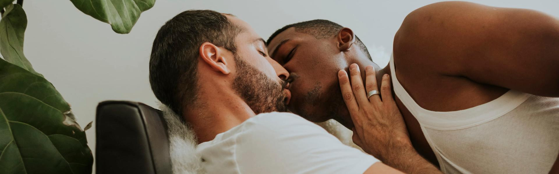 «Est-ce que je suis bi?»